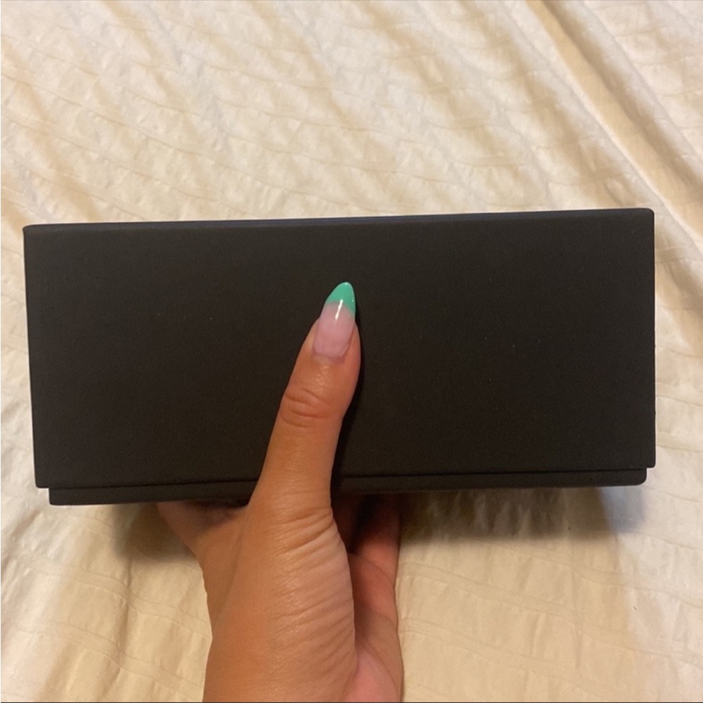 Chanel Box - Picture 2 of 3